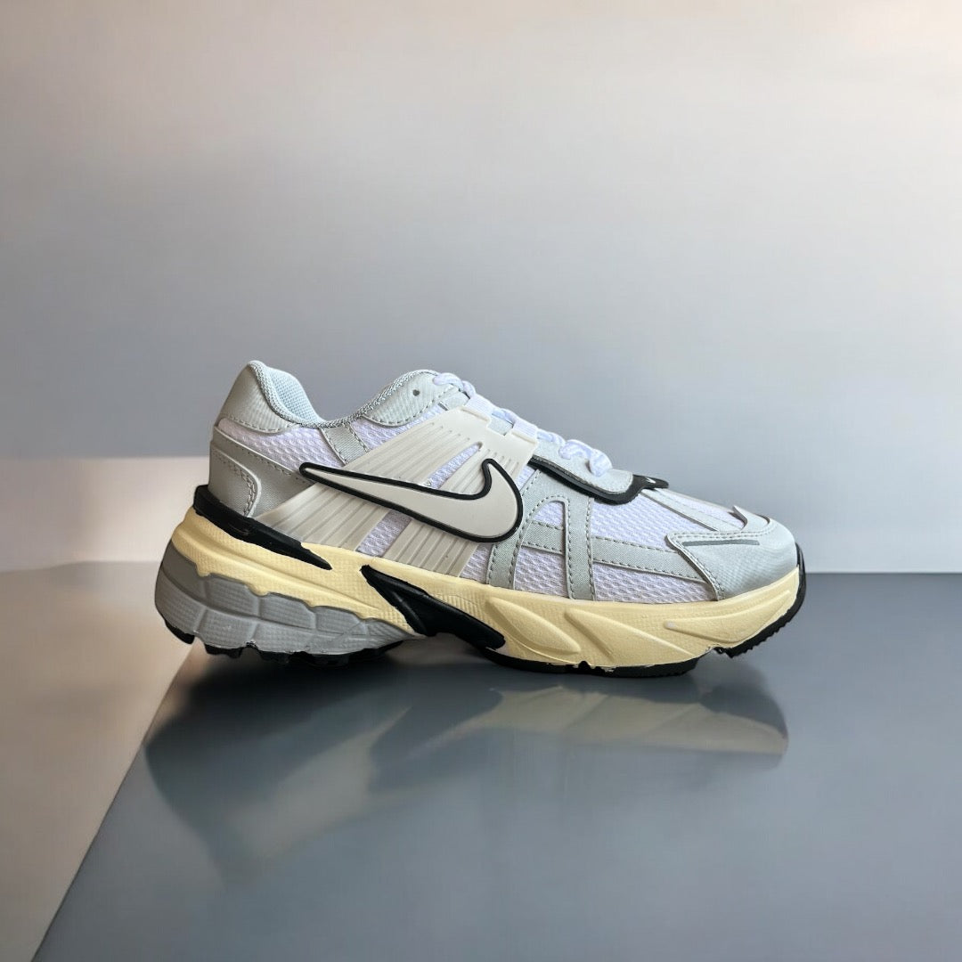 Tenis Nike REF: V2K RUN - Plata