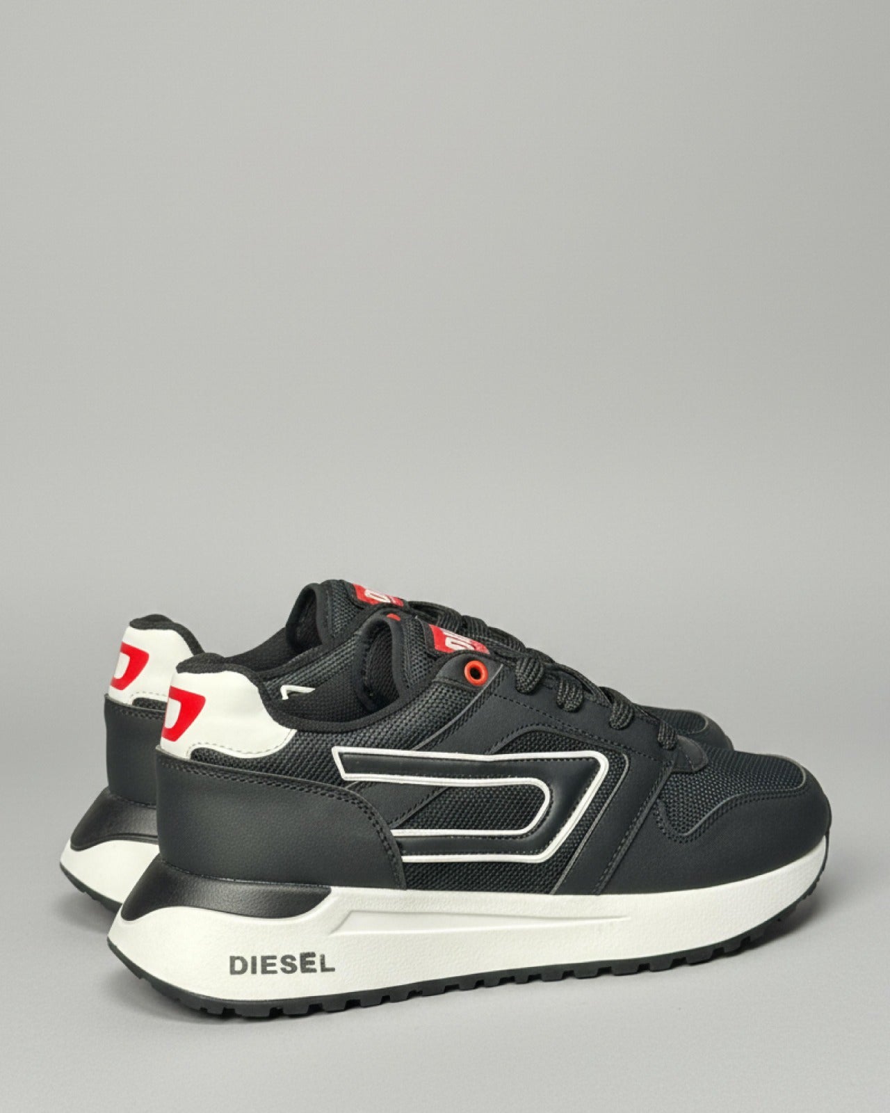 DIESEL NOVA TODO NEGRO