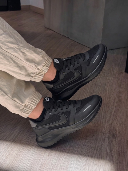 NIKE AXION FULL NEGRO