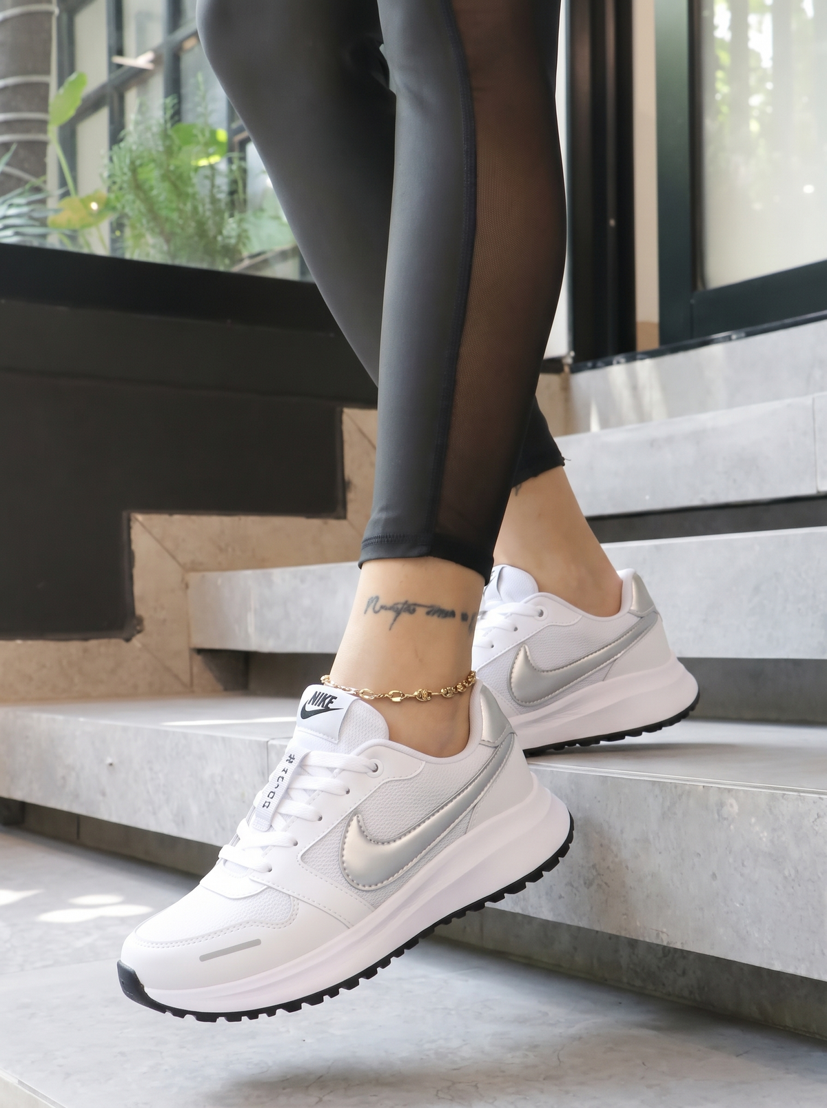 Nike Dama Blanco - Plata